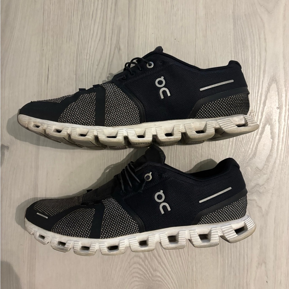 On Running Men's Dark Gray Athletic Shoes